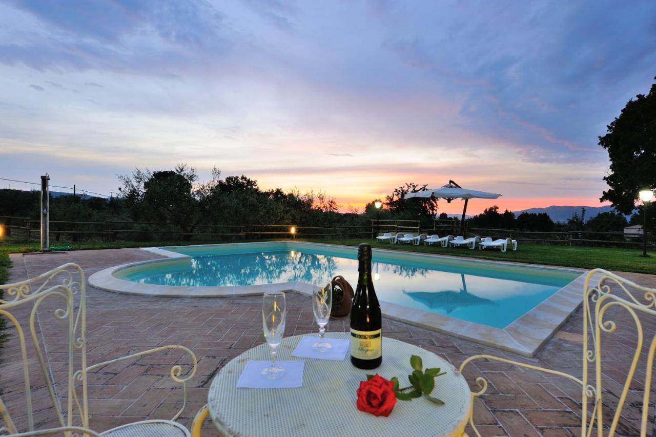 Girasole - Agriturismo Fogliani 翁布里亚区贾诺 外观 照片